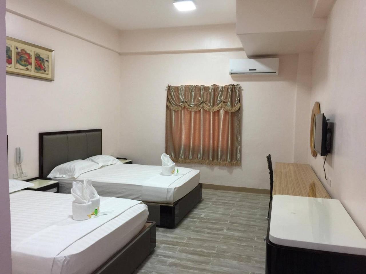 Meaco Royal Hotel - Lipa Lipa City Extérieur photo