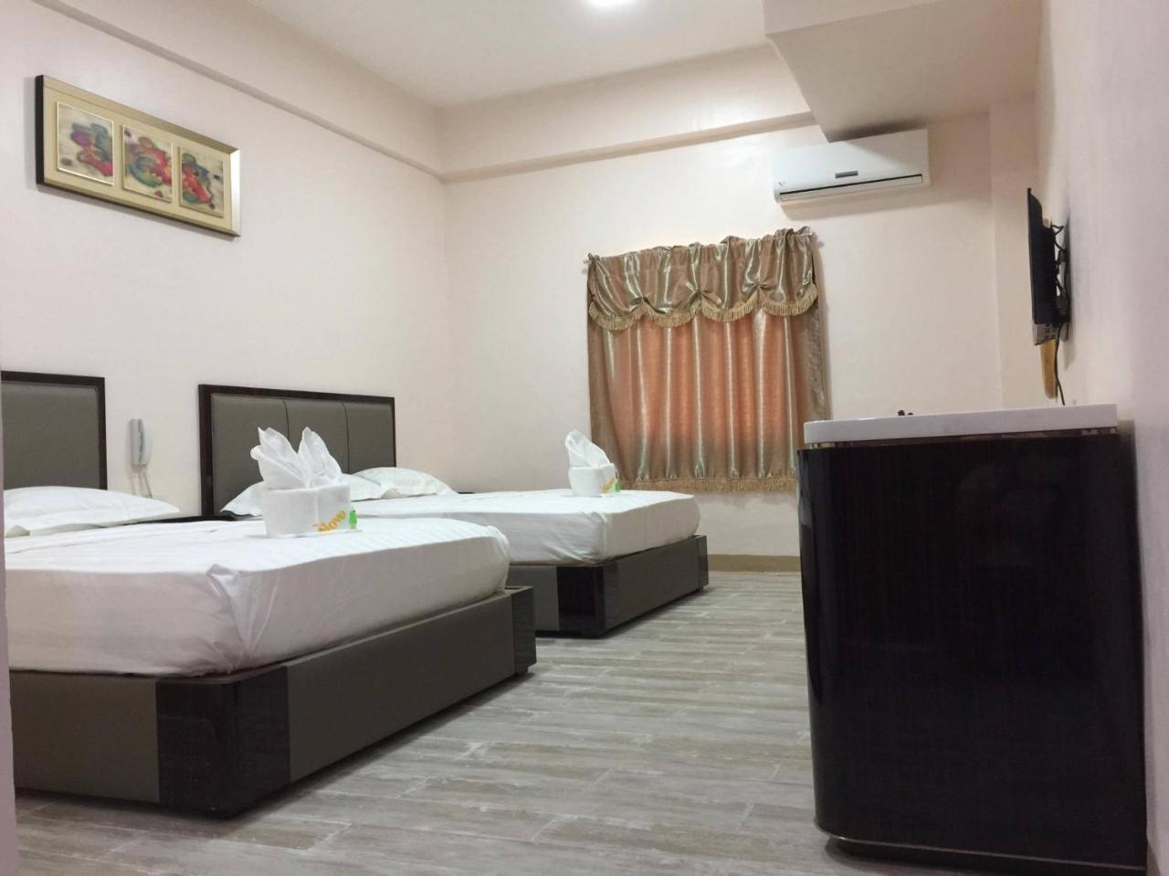 Meaco Royal Hotel - Lipa Lipa City Extérieur photo