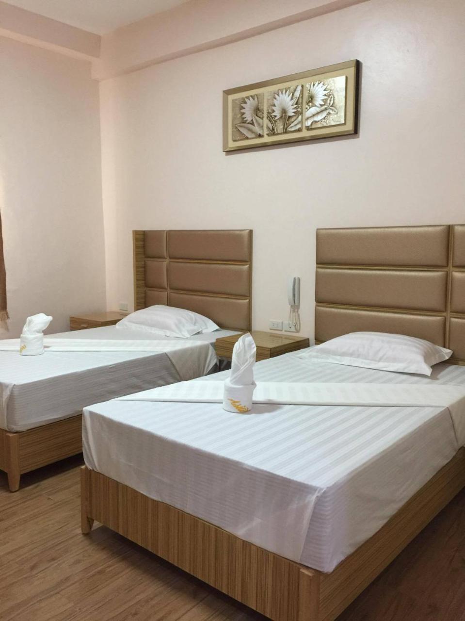 Meaco Royal Hotel - Lipa Lipa City Extérieur photo