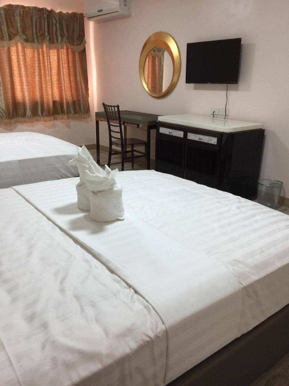 Meaco Royal Hotel - Lipa Lipa City Extérieur photo